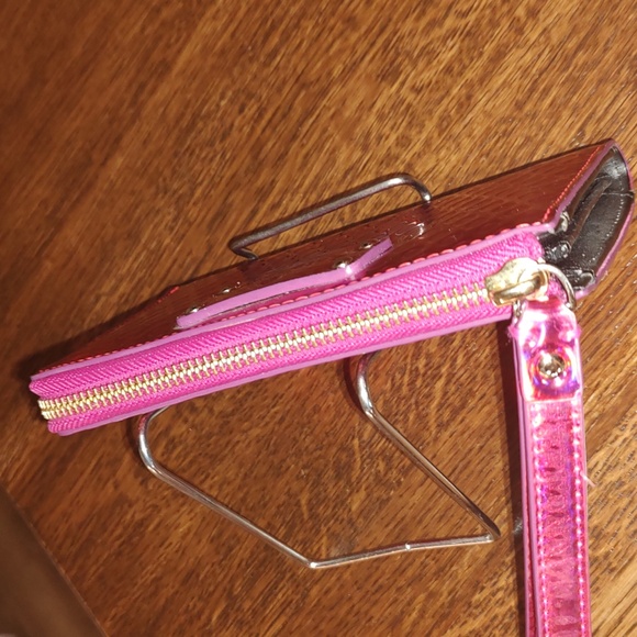 Kate Spade Beale St Caterina Pink Reflective Wristlet Wallet NWOT - Picture 4 of 13